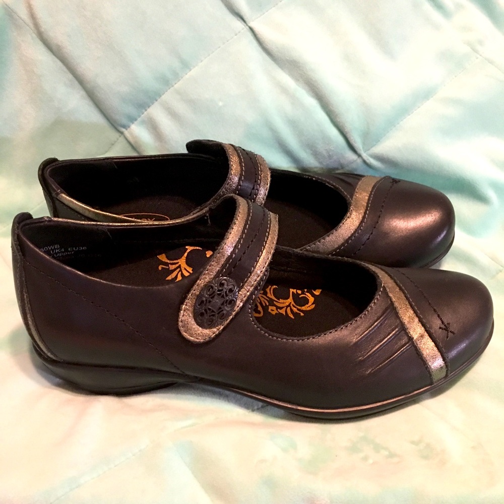 Aetrex Mary Jane’s size 6M